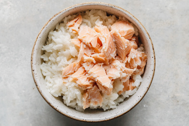 Simple Salmon and Rice Cat Meal: Omega-3 Boost for Healthy Skin